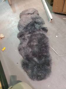 lot 7532 image: Super Area Rugs Ultra-Soft Long Sheepskin Rug, Double Pelt, Gray