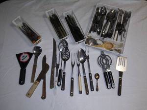 lot 114 image: Large Lot of Utensils, Knives & Silverware
