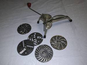 lot 117 image: Vintage Mouli Shredder With 5 Blades