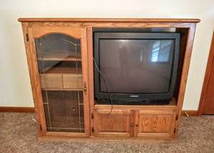 lot 99 image: Entertainment Wall Unit w 32 Magnavox TV  Bonus VHS Tape Holder