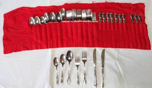 lot 124 image: Vintage Estia Stainless Korea Flatware  62 Pieces