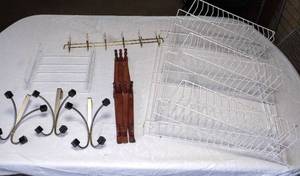 lot 138 image: Lot of Over the Door Hooks & Hanging Shoe Holders
