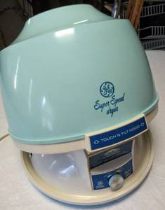 lot 147 image: General Electric Vintage Super Speed Hair Bonnet Hair Dryer  Tested