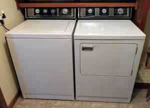 lot 97 image: Signature 2000 by Norge Washer & Dryer  Working