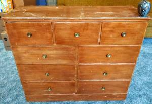 lot 98 image: Dresser with Bonus Pencil Sharpener