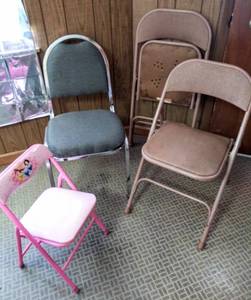 lot 152 image: 2 Adult & 1 Childs Folding Chairs  Bonus Chair