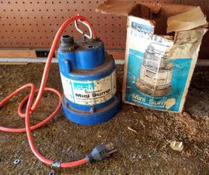 lot 165 image: Mini Sump Pump  Not Tested