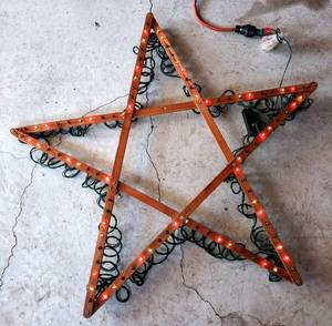 lot 169 image: 3 Foot Wood Lighted Christmas Star