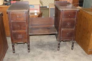 lot 9265 image: Antique Vanity