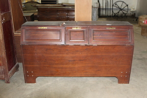 lot 9283 image: 3-Door Headboard