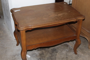 lot 9288 image: Side Table