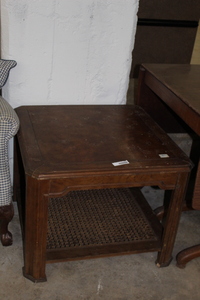 lot 9291 image: Side Table