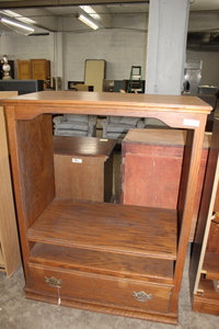 lot 9302 image: Entertainment Center