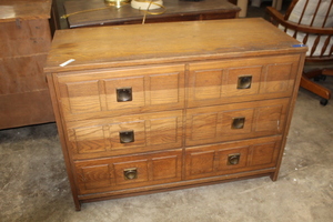 lot 9303 image: Dresser