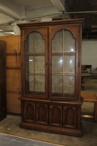lot 9306 image: China Cabinet