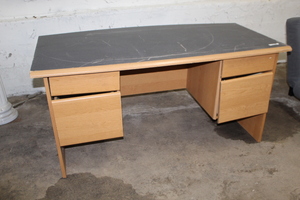 lot 9308 image: Desk