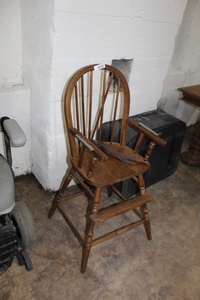lot 9319 image: High Chair