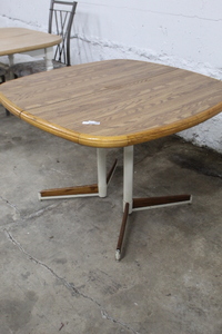 lot 9312 image: Kitchen Table