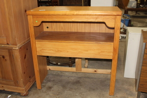 lot 9317 image: Twin Size Headboard