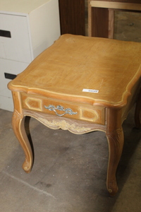 lot 9321 image: Side Table