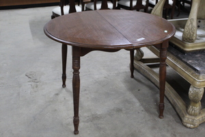 lot 9335 image: Table
