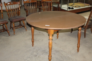 lot 9340 image: Kitchen Table