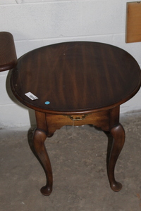 lot 9345 image: End Table