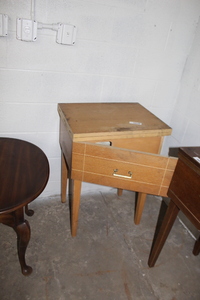 lot 9346 image: Sewing Machine in cabinet