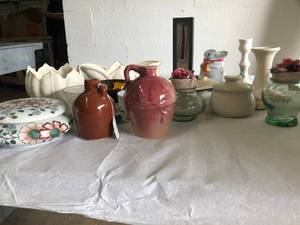 lot 9359 image: Pottery Lot