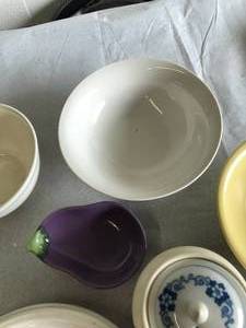 lot 9360 image: Dish Lot