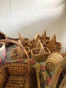 lot 9363 image: Basket Lot
