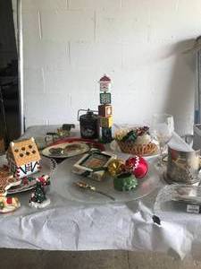 lot 9391 image: Christmas Items