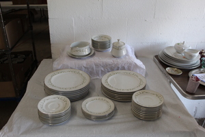 lot 9401 image: Sheffield China Elegance