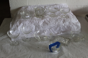 lot 9430 image: Glassware