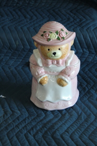 lot 9456 image: Bear Cookie Jar