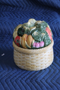 lot 9458 image: Vegtable Baket Cookie Jar