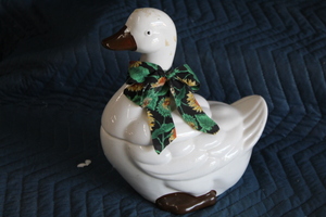lot 9460 image: Duck Cookie Jar