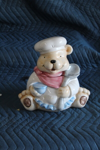 lot 9462 image: Bear Chef Cookie Jar
