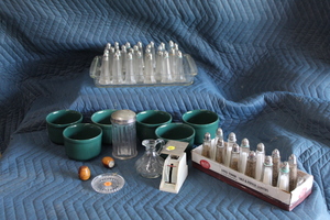 lot 9467 image: Salt & Pepper Shakers
