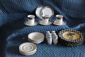 lot 9475 image: Misc Dishes