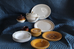 lot 9476 image: Dishes