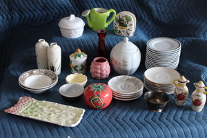 lot 9477 image: Misc. Decor Items