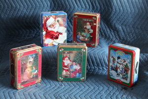 lot 9481 image: Tins