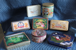 lot 9482 image: Tins