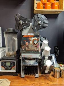 lot 7368 image: Electric Semi-automatic Bubble Tea Cup Sealer