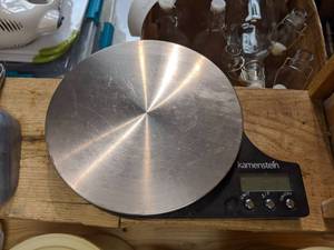 lot 7416 image: Food Scale And Induction Cook Top