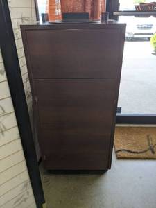 lot 7422 image: Trash Receptacle