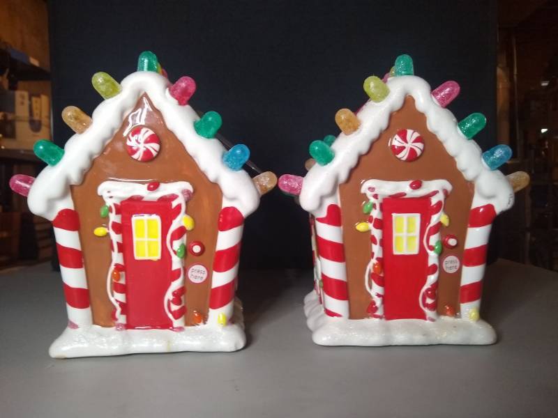 2008 hallmark musical 2025 gumdrop gingerbread house