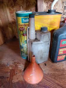 lot 5 image: Lot of Lawn Care Supplies - Gas Cans Motor Oil and Strainers