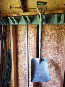 lot 10 image: Red Metal Rack & Shovel